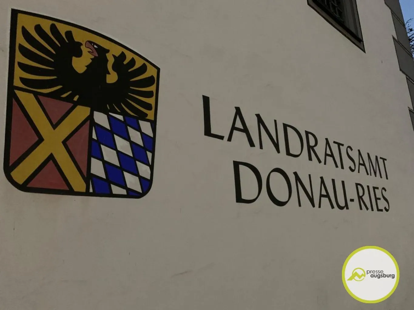 Scheitelpunkt an der Donau erst morgen erwartet – Zahlreiche Einschränkungen im Donau-Ries