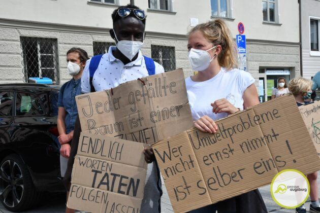 Galerie | Fridays For Future Demonstrieren Zum Jubiläum Des Klimacamps In Augsburg