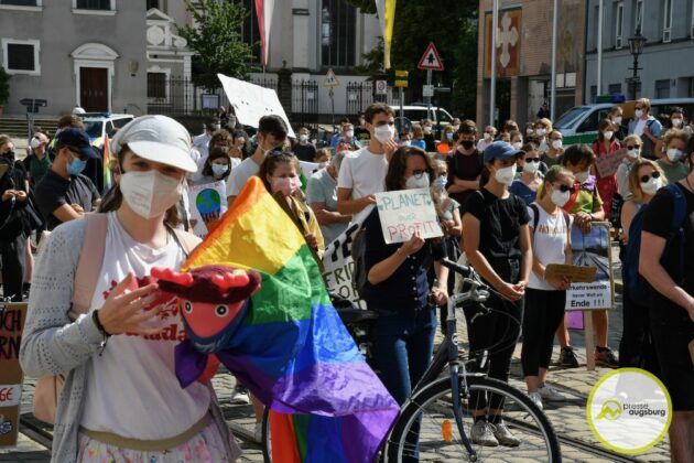 Galerie | Fridays For Future Demonstrieren Zum Jubiläum Des Klimacamps In Augsburg