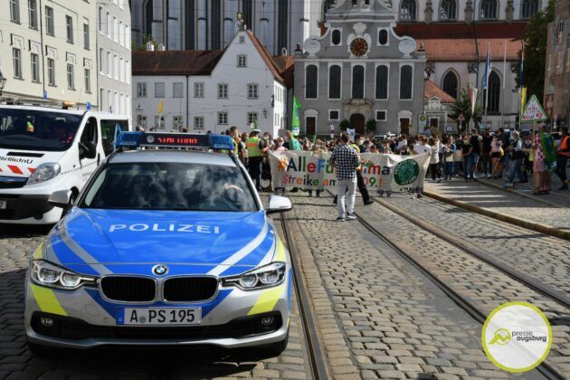 Galerie | Fridays For Future Demonstrieren Zum Jubiläum Des Klimacamps In Augsburg