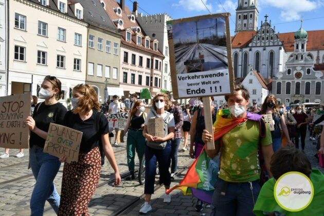 Galerie | Fridays For Future Demonstrieren Zum Jubiläum Des Klimacamps In Augsburg