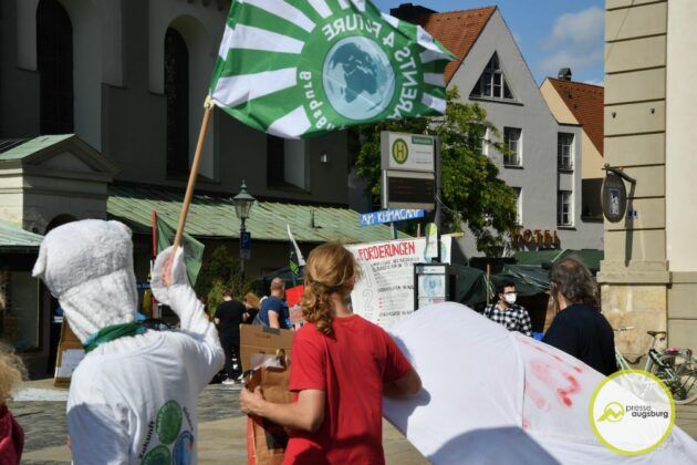 Galerie | Fridays For Future Demonstrieren Zum Jubiläum Des Klimacamps In Augsburg