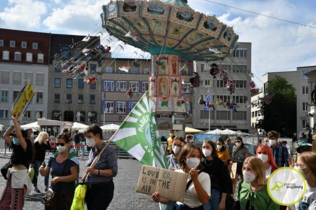 Galerie | Fridays For Future Demonstrieren Zum Jubiläum Des Klimacamps In Augsburg