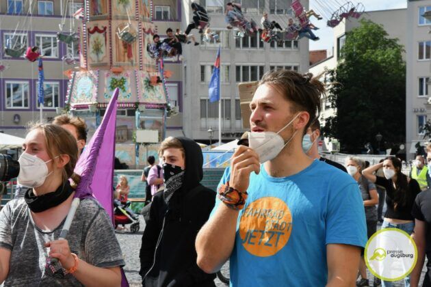 Galerie | Fridays For Future Demonstrieren Zum Jubiläum Des Klimacamps In Augsburg