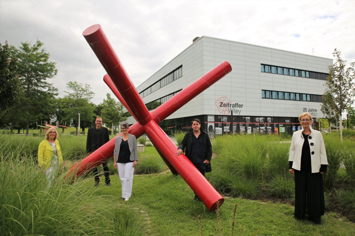 Einweihung Des Kunstwerks „Delta“ Auf Dem Hnu-Campus