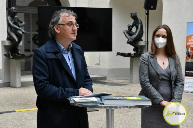 Neue Ausstellung Im Maximilianmuseum Anlässlich 500 Jahre Fuggerei Eröffnet