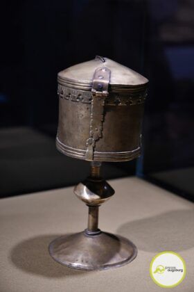 Neue Ausstellung Im Maximilianmuseum Anlässlich 500 Jahre Fuggerei Eröffnet