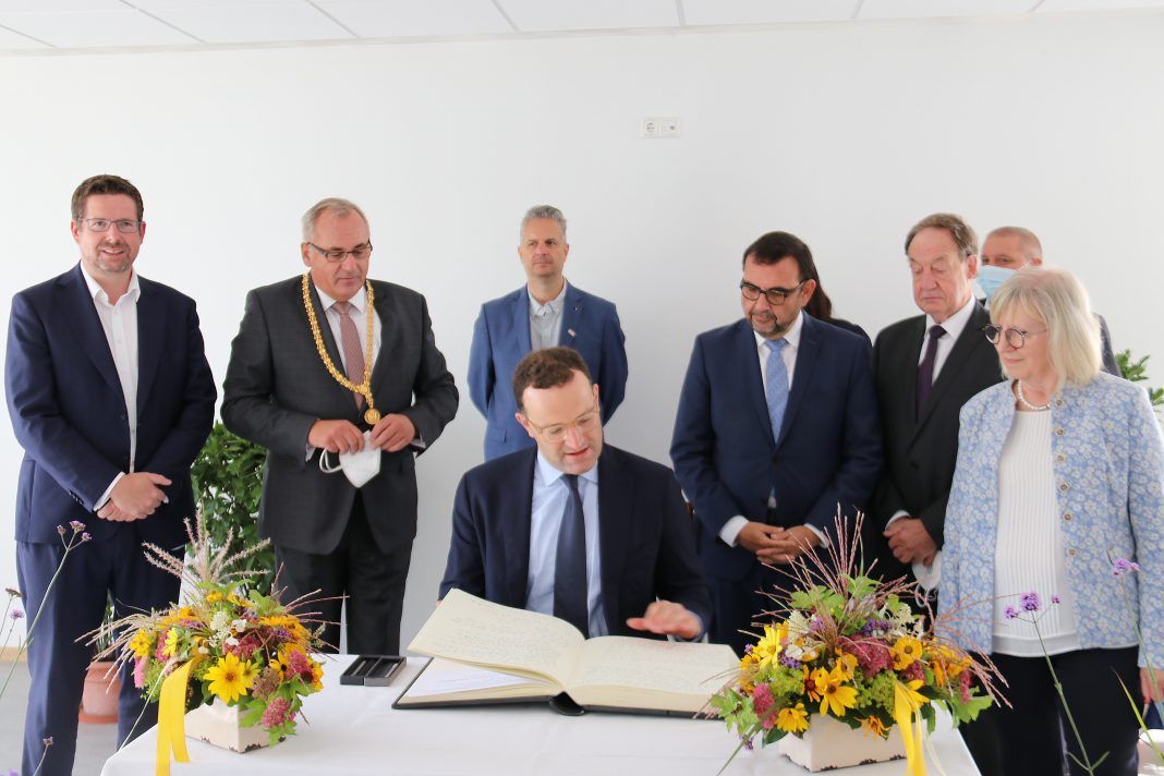 4D296FB1-4AE7-4E22-89E3-F869DAE570DD