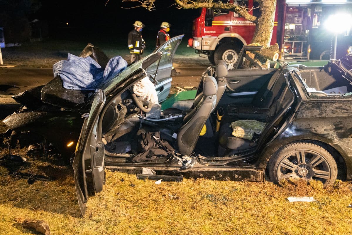 Horrorunfall Im Kreis Pfaffenhofen | Beifahrer Mutmaßlich Aus Auto Gerissen