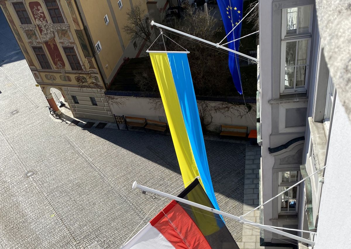 Fahne Ukraine Symbolbild