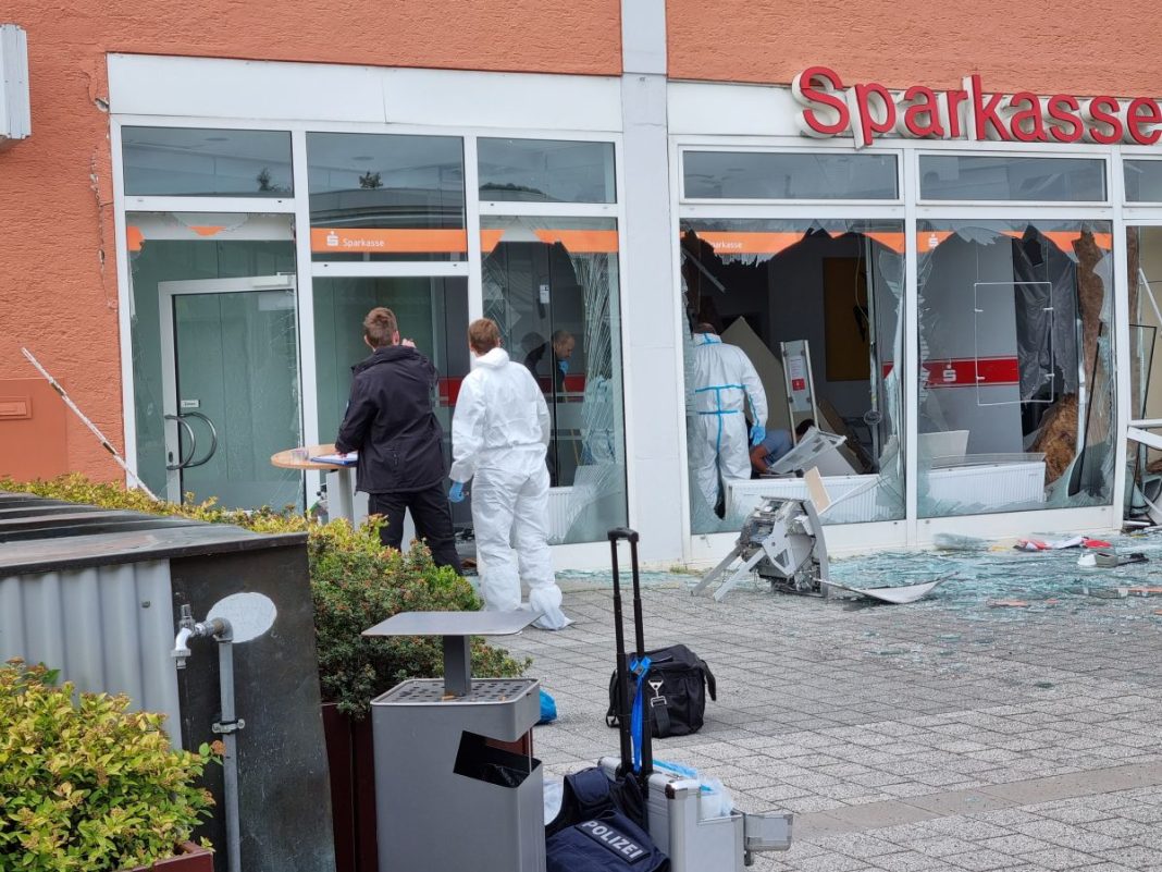 2022-07-08_Vifogra_ID4141_Geldautomatensprengung_Regensburg_04