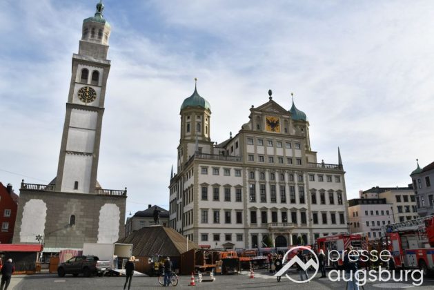 Alle Jahre Wieder | &Quot;Christbaum Für Alle&Quot; Wurde Für Den Augsburger Christkindlesmarkt Aufgestellt
