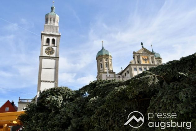 Alle Jahre Wieder | &Quot;Christbaum Für Alle&Quot; Wurde Für Den Augsburger Christkindlesmarkt Aufgestellt
