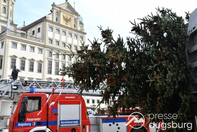 Alle Jahre Wieder | &Quot;Christbaum Für Alle&Quot; Wurde Für Den Augsburger Christkindlesmarkt Aufgestellt