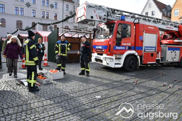 Alle Jahre Wieder | &Quot;Christbaum Für Alle&Quot; Wurde Für Den Augsburger Christkindlesmarkt Aufgestellt