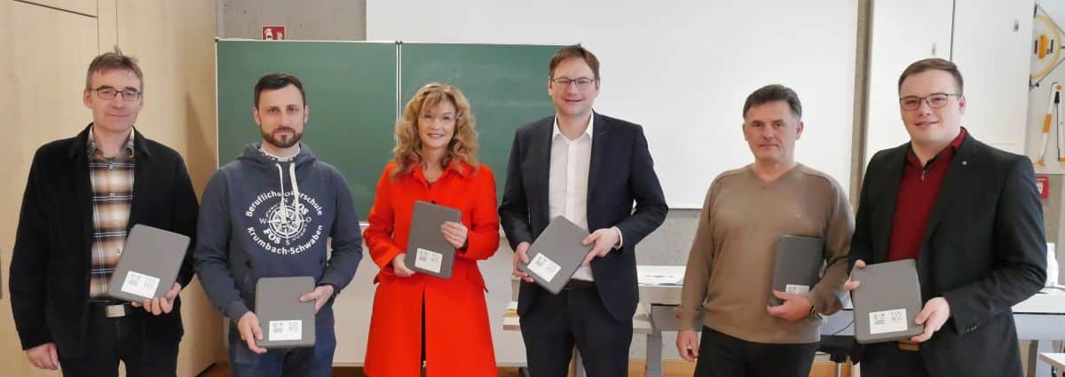 Landkreis Günzburg Stattet Alle Schulen In Seiner Trägerschaft Mit Digitalen Endgeräten Aus