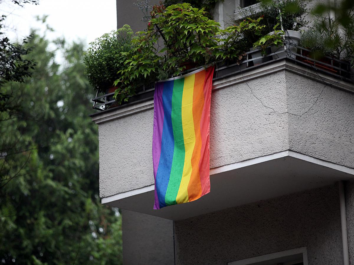 Lesben Und Schwulenverband Will Allen Queeren Ns Opfern Gedenken