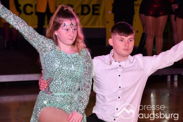 Galerie | Jetzt Sind Wieder Alle &Quot;Under Oiner Kapp&Quot; - Der Fasching In Augsburg Startet Mit Dem Rathaussturm