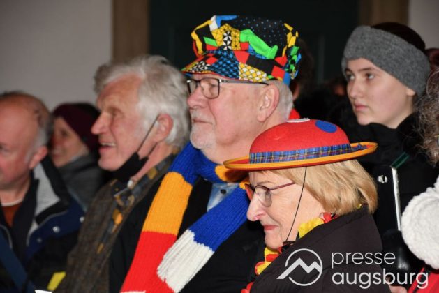 Galerie | Jetzt Sind Wieder Alle &Quot;Under Oiner Kapp&Quot; - Der Fasching In Augsburg Startet Mit Dem Rathaussturm