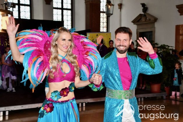 Galerie | Jetzt Sind Wieder Alle &Quot;Under Oiner Kapp&Quot; - Der Fasching In Augsburg Startet Mit Dem Rathaussturm