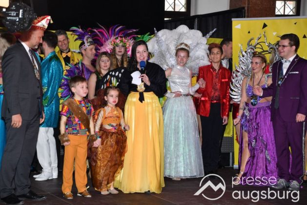 Galerie | Jetzt Sind Wieder Alle &Quot;Under Oiner Kapp&Quot; - Der Fasching In Augsburg Startet Mit Dem Rathaussturm