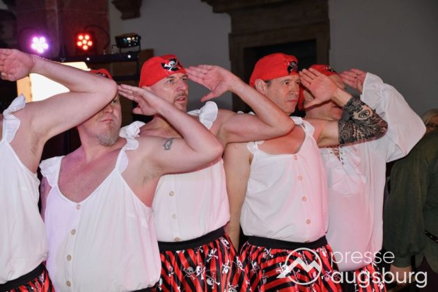 Galerie | Jetzt Sind Wieder Alle &Quot;Under Oiner Kapp&Quot; - Der Fasching In Augsburg Startet Mit Dem Rathaussturm