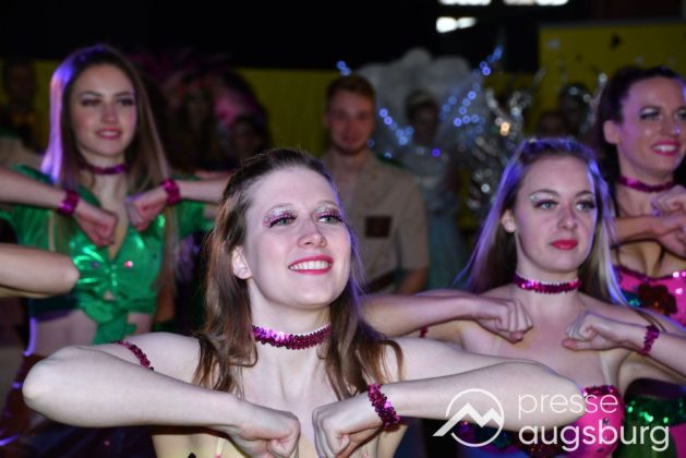 Galerie | Jetzt Sind Wieder Alle &Quot;Under Oiner Kapp&Quot; - Der Fasching In Augsburg Startet Mit Dem Rathaussturm