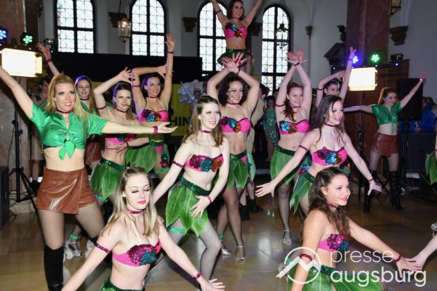 Galerie | Jetzt Sind Wieder Alle &Quot;Under Oiner Kapp&Quot; - Der Fasching In Augsburg Startet Mit Dem Rathaussturm