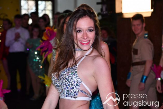 Galerie | Jetzt Sind Wieder Alle &Quot;Under Oiner Kapp&Quot; - Der Fasching In Augsburg Startet Mit Dem Rathaussturm