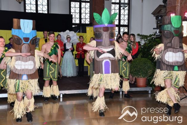 Galerie | Jetzt Sind Wieder Alle &Quot;Under Oiner Kapp&Quot; - Der Fasching In Augsburg Startet Mit Dem Rathaussturm
