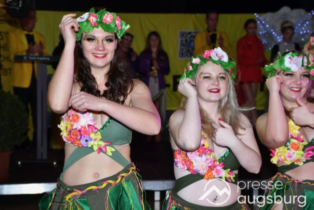 Galerie | Jetzt Sind Wieder Alle &Quot;Under Oiner Kapp&Quot; - Der Fasching In Augsburg Startet Mit Dem Rathaussturm