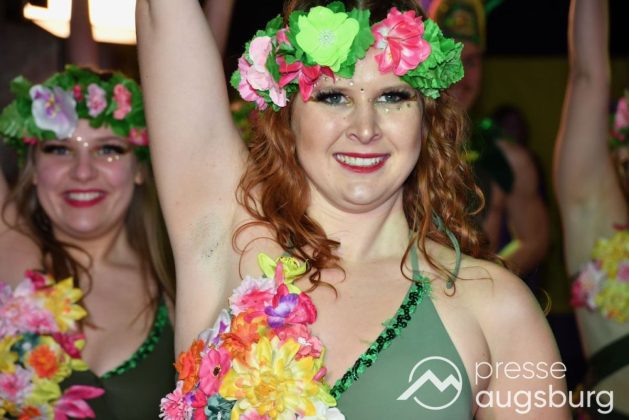 Galerie | Jetzt Sind Wieder Alle &Quot;Under Oiner Kapp&Quot; - Der Fasching In Augsburg Startet Mit Dem Rathaussturm