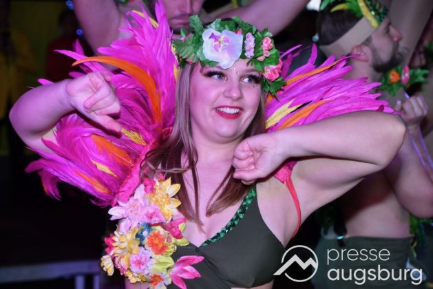 Galerie | Jetzt Sind Wieder Alle &Quot;Under Oiner Kapp&Quot; - Der Fasching In Augsburg Startet Mit Dem Rathaussturm