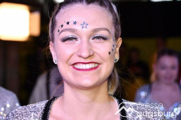 Galerie | Jetzt Sind Wieder Alle &Quot;Under Oiner Kapp&Quot; - Der Fasching In Augsburg Startet Mit Dem Rathaussturm