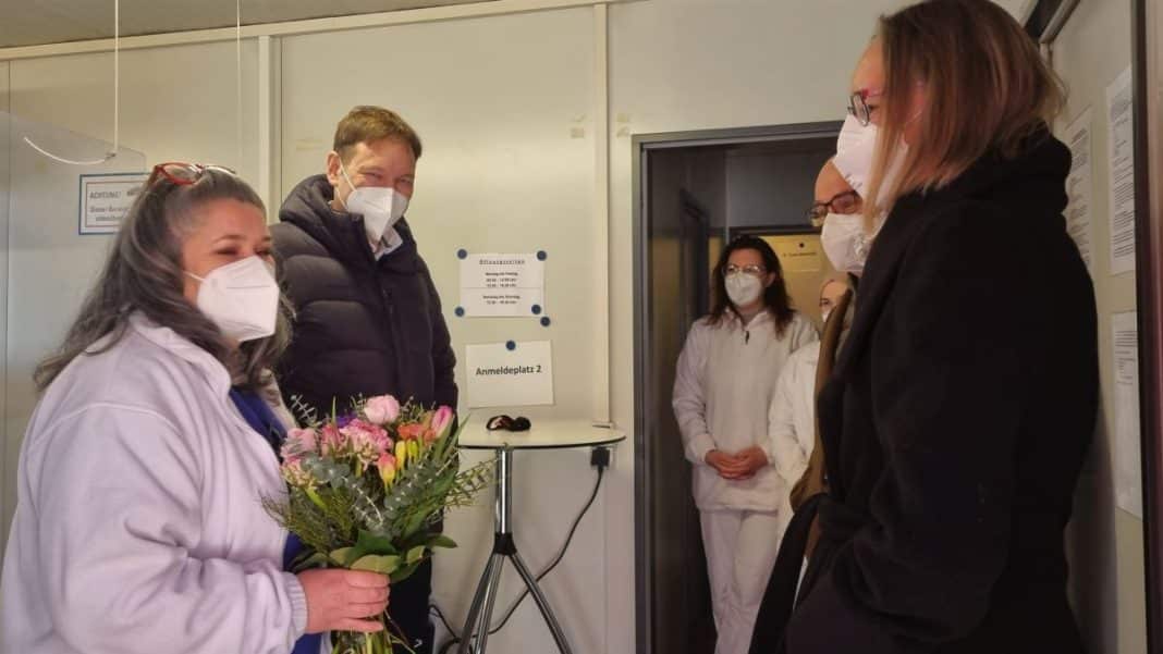 2023-0064~Kommunale Testzentren schließen Bilanz(P011418396)