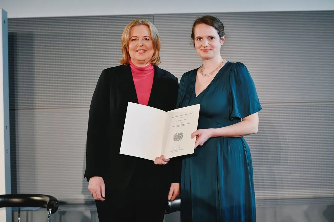 Augsburger Politologin Roos erhält Wissenschaftspreis des Deutschen Bundestages