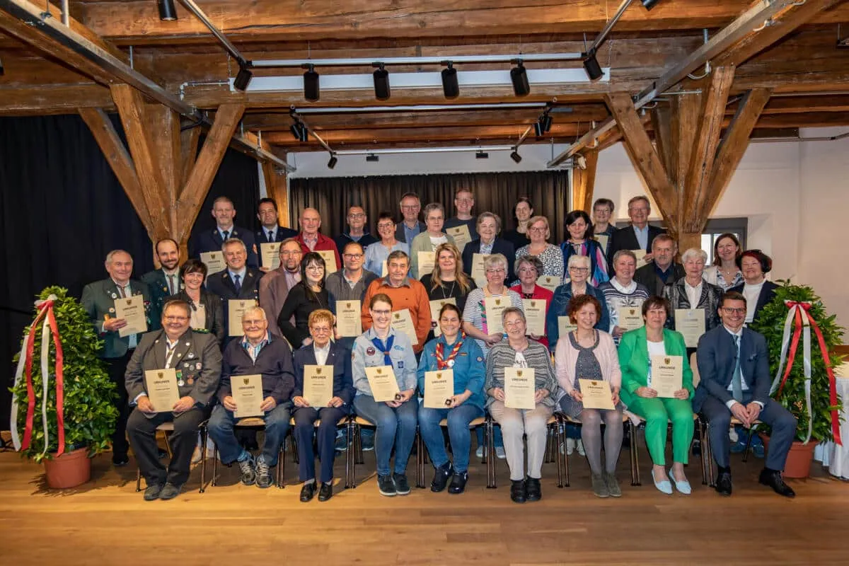 Verleihung der Ehrennadel der Stadt Nördlingen für ehrenamtlich tätige Bürgerinnen und Bürger