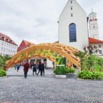Stadtsparkasse Augsburg errichtet ein Fleckchen Urwald im Großstadtdschungel am Moritzplatz