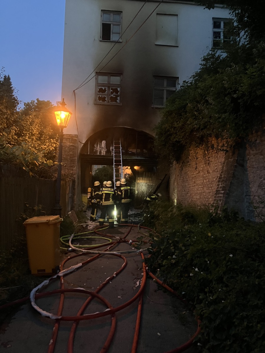 Wohnung darf nach Brand Am Lueginsland nicht mehr betreten werden 4 Wohnung Darf Nach Brand Am Lueginsland Nicht Mehr Betreten Werden