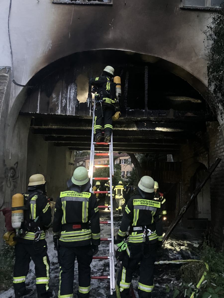Wohnung darf nach Brand Am Lueginsland nicht mehr betreten werden 3 Wohnung Darf Nach Brand Am Lueginsland Nicht Mehr Betreten Werden