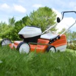 TÜV SÜD stellt Akku-Rasenmäher auf den Prüfstand