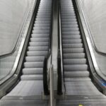 Riem Arcaden in München | Rollstuhlfahrerin stürzt Rolltreppe am Willy-Brand-Platz hinunter