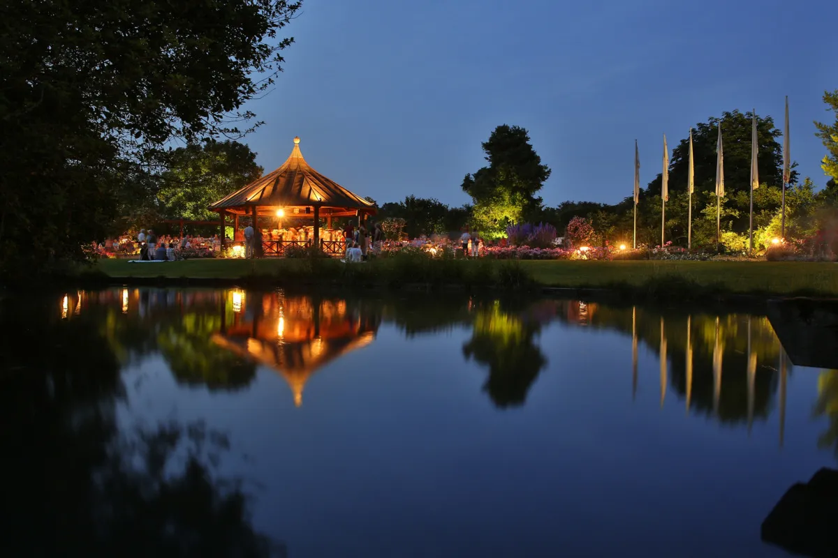 Stimmungsvolles musikalisches Programm beim Beleuchtungsabend im Botanischen Garten Augsburg