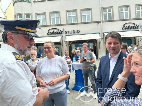 Lob und Kaffee zum 15-jährigen Jubiläum des Polizeipräsidiums Schwaben Nord 55 Lob Und Kaffee Zum 15-Jährigen Jubiläum Des Polizeipräsidiums Schwaben Nord