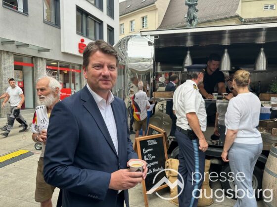 Lob und Kaffee zum 15-jährigen Jubiläum des Polizeipräsidiums Schwaben Nord 54 Lob Und Kaffee Zum 15-Jährigen Jubiläum Des Polizeipräsidiums Schwaben Nord