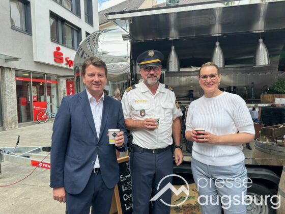 Lob und Kaffee zum 15-jährigen Jubiläum des Polizeipräsidiums Schwaben Nord 53 Lob Und Kaffee Zum 15-Jährigen Jubiläum Des Polizeipräsidiums Schwaben Nord