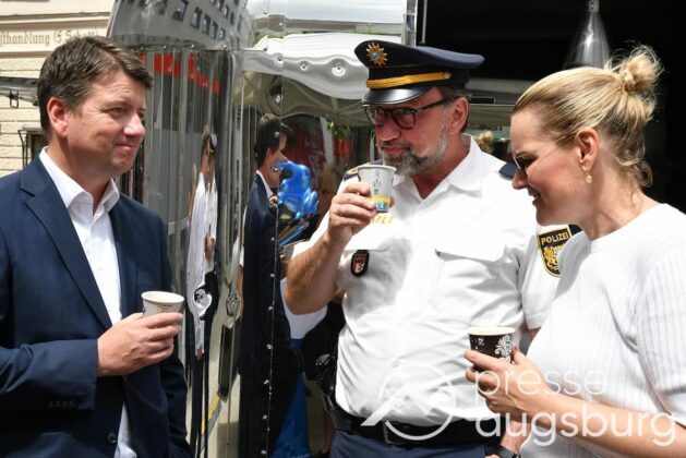 Lob und Kaffee zum 15-jährigen Jubiläum des Polizeipräsidiums Schwaben Nord 49 Lob Und Kaffee Zum 15-Jährigen Jubiläum Des Polizeipräsidiums Schwaben Nord