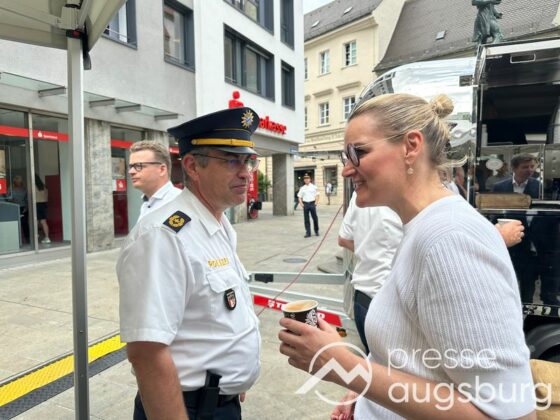 Lob und Kaffee zum 15-jährigen Jubiläum des Polizeipräsidiums Schwaben Nord 48 Lob Und Kaffee Zum 15-Jährigen Jubiläum Des Polizeipräsidiums Schwaben Nord