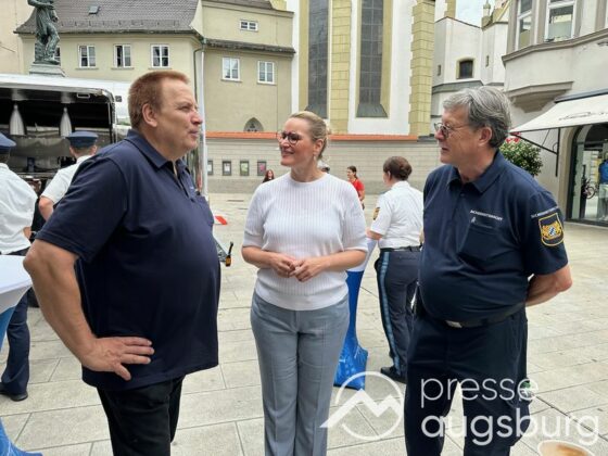 Lob und Kaffee zum 15-jährigen Jubiläum des Polizeipräsidiums Schwaben Nord 46 Lob Und Kaffee Zum 15-Jährigen Jubiläum Des Polizeipräsidiums Schwaben Nord