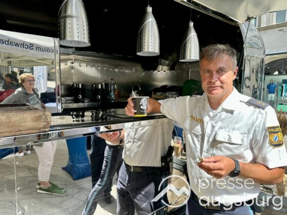 Lob und Kaffee zum 15-jährigen Jubiläum des Polizeipräsidiums Schwaben Nord 63 Lob Und Kaffee Zum 15-Jährigen Jubiläum Des Polizeipräsidiums Schwaben Nord